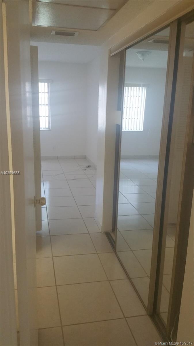 300 Berkley Road, Unit 203 Hollywood, FL 33024 - Photo 15 of 20