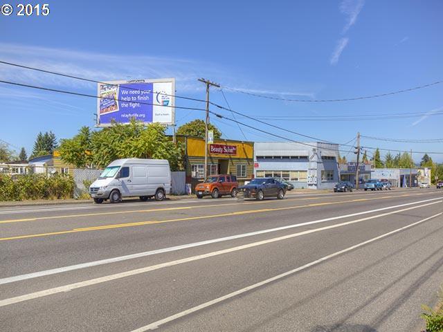 5819 Northeast Mason Street Portland, OR 97218 - Photo 4 of 14