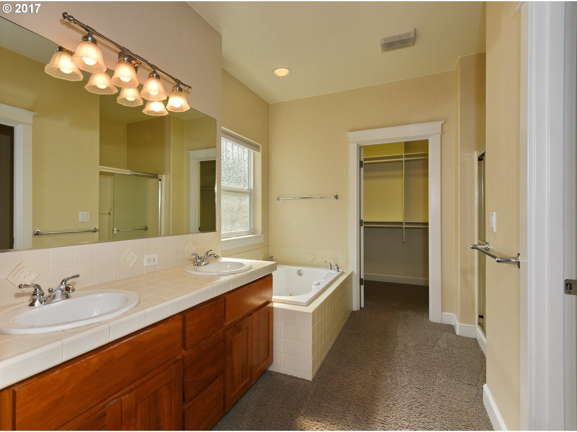 1062 Northwest Stannium Road Bend, OR 97703 - Photo 11 of 26 Gallery Image 11
