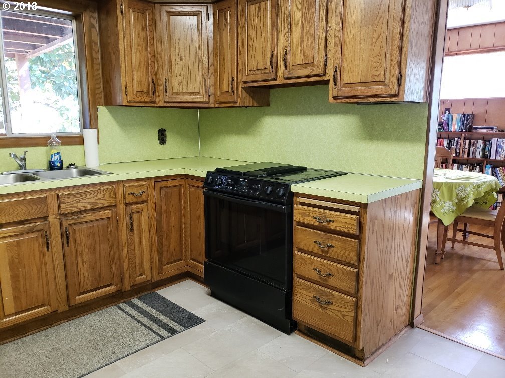 4173 Canyonville-Riddle Road Riddle, OR 97469 - Photo 15 of 28