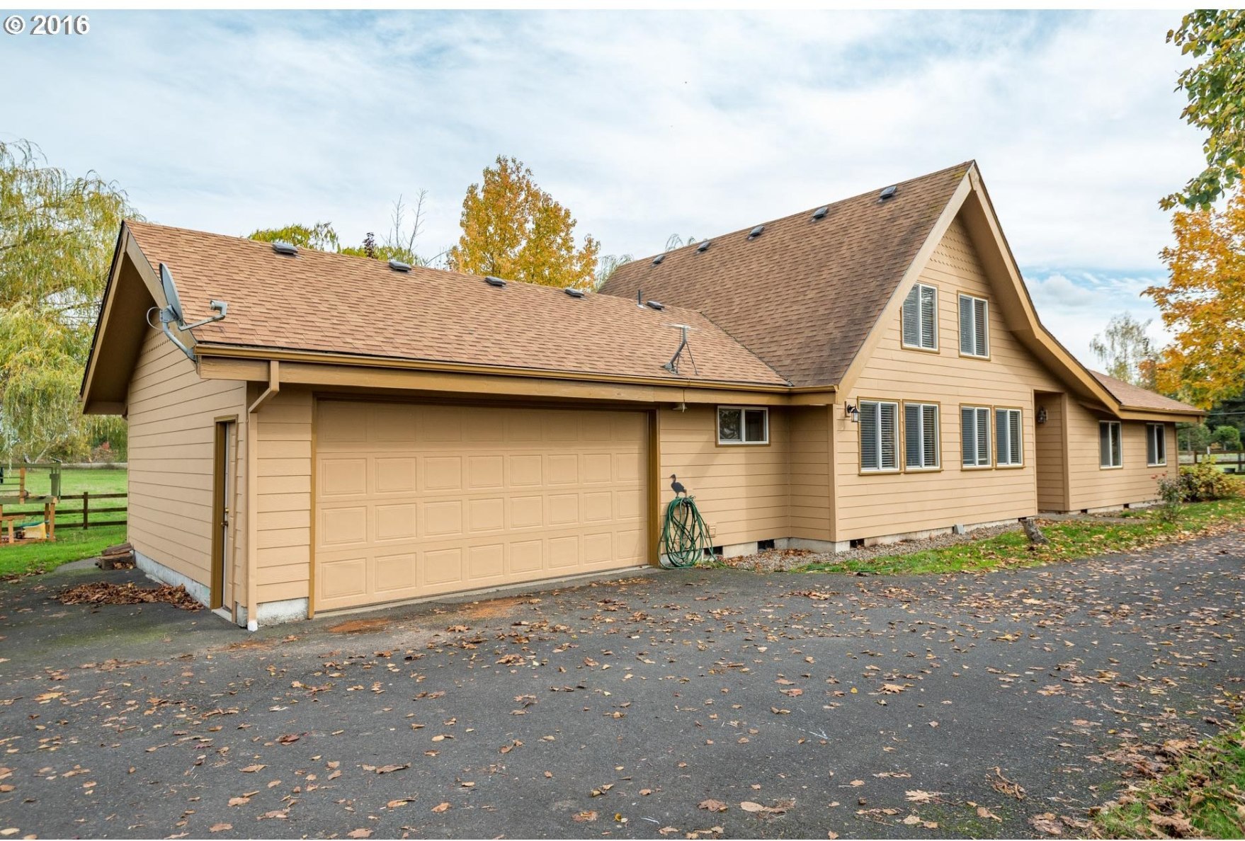 12181 Fargo Road Northeast Aurora, OR 97002 - Photo 3 of 26 Gallery Image 3