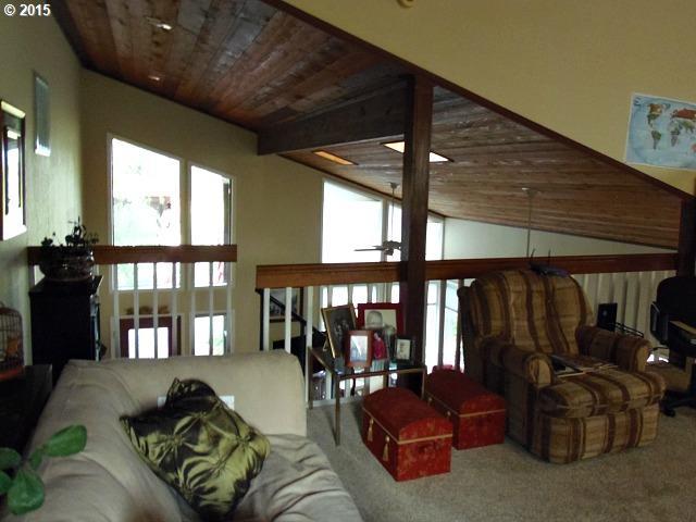 1383 Weaver Road Myrtle Creek, OR 97457 - Photo 9 of 16