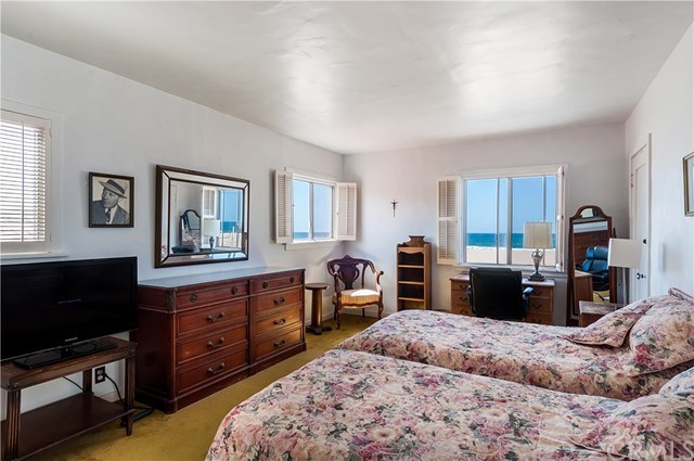 2302 The Strand Hermosa Beach, CA 90254 - Photo 24 of 29