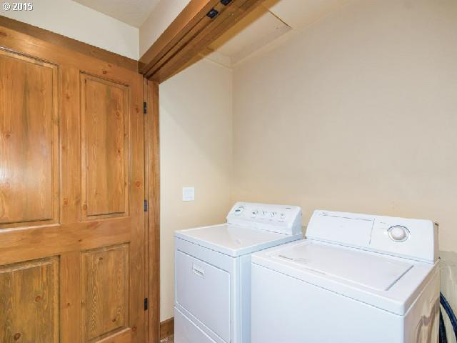 4654 Southwest Condor Avenue Portland, OR 97239 - Photo 8 of 16 Gallery Image 8