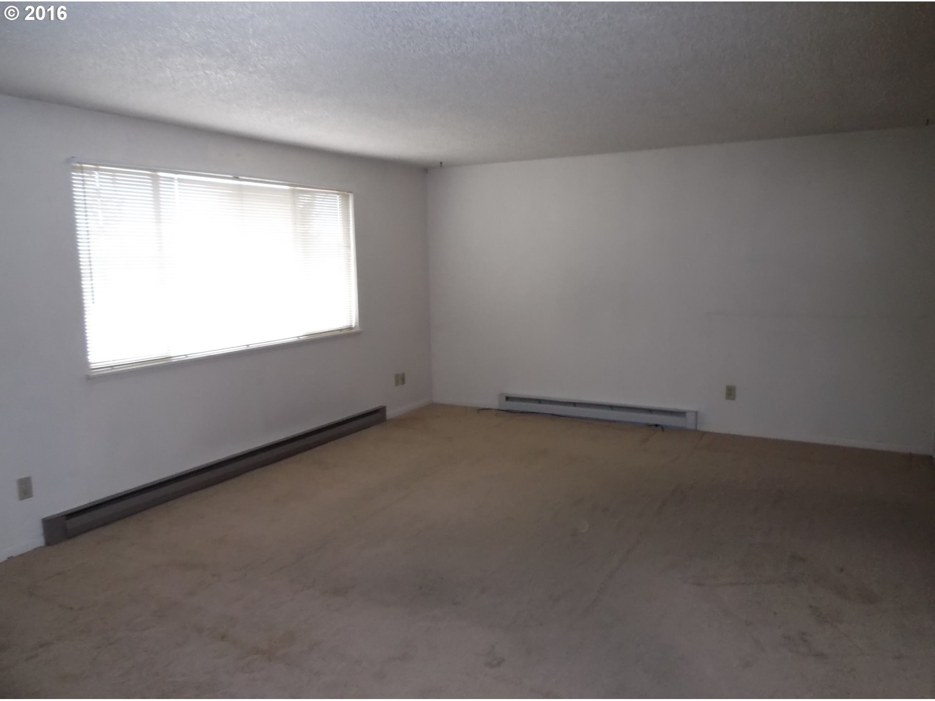 2433 Southwest Perkins Avenue Pendleton, OR 97801 - Photo 4 of 21