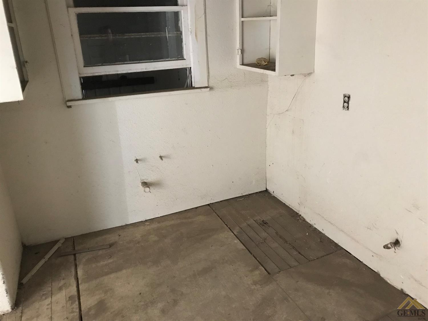 111 Decatur Street Bakersfield, CA 93308 - Photo 12 of 22 Gallery Image 12