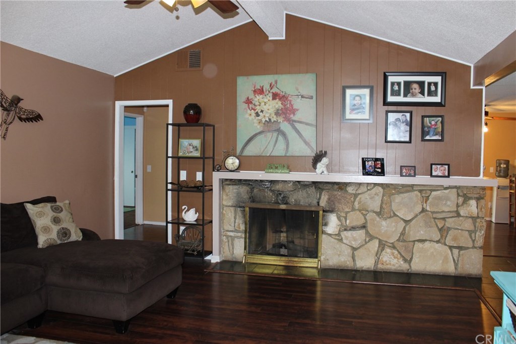 6984 Center Street Highland, CA 92346 - Photo 2 of 26