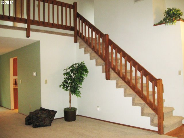 13280 Southwest Weir Road Beaverton, OR 97008 - Photo 5 of 32 Gallery Image 5