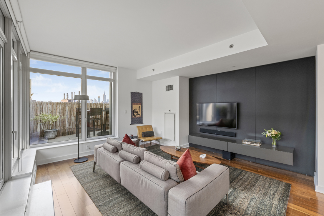 2 Northside Piers, Unit 3A Brooklyn, NY 11249 - Photo 2 of 22 Gallery Image 2