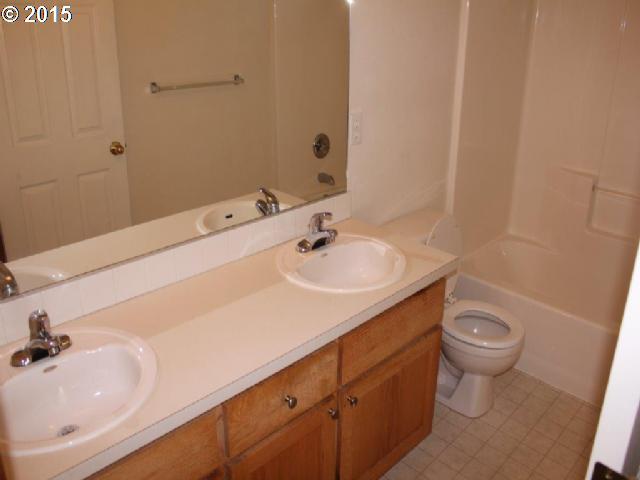 5128 Southeast Rural Street Portland, OR 97206 - Photo 10 of 11 Gallery Image 10
