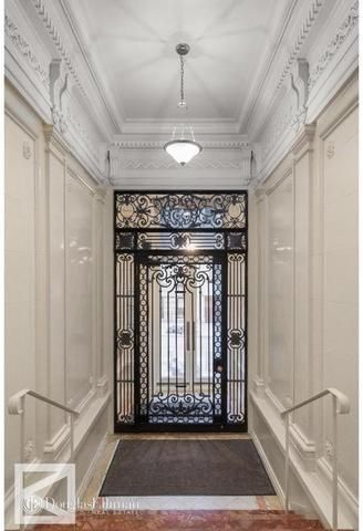 $1,795,000 | 35 East 68th Street, Unit 5B | Lenox Hill