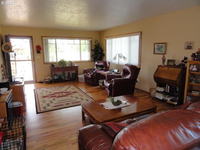 1882 Country Club Road Woodburn, OR 97071 - Photo 2 of 13 Gallery Image 2