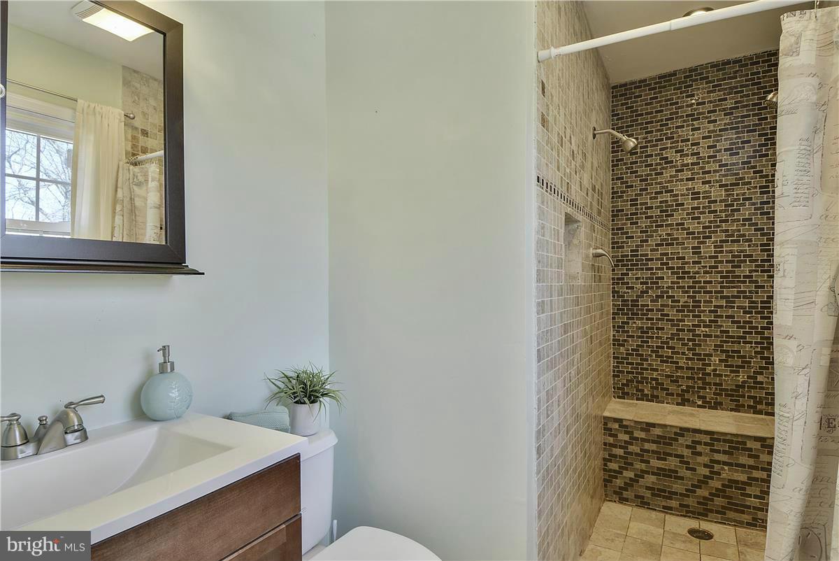 1694 Winchester Road Annapolis, MD 21409 - Photo 9 of 27 Gallery Image 9