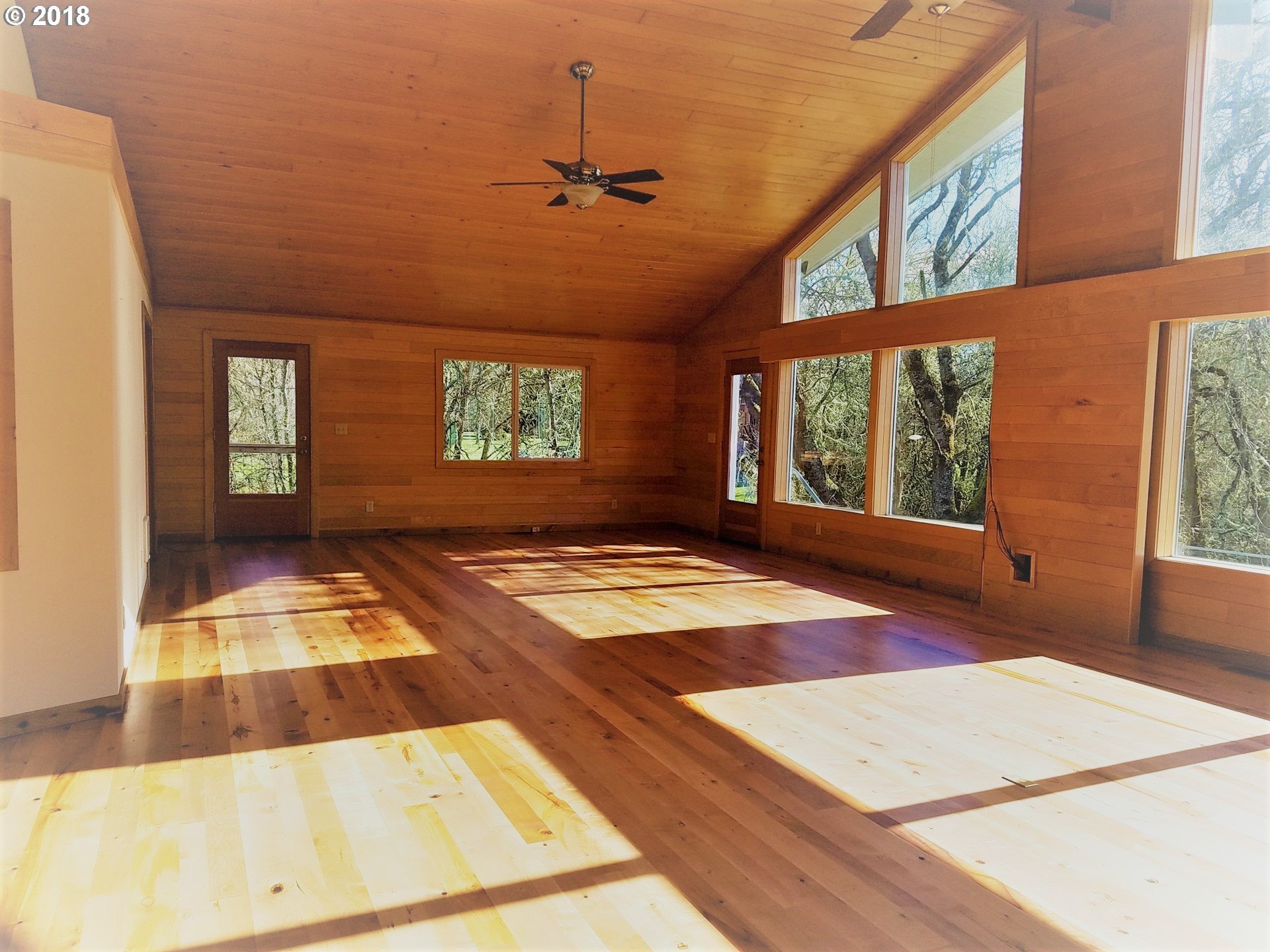 1960 Del Rio Road Roseburg, OR 97471 - Photo 28 of 32 Gallery Image 28