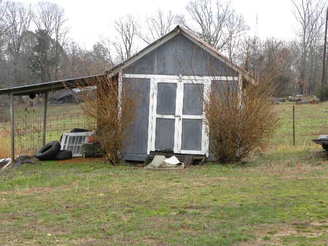 1361 Seiber Ridge Road Hohenwald, TN 38462 - Photo 5 of 22 Gallery Image 5