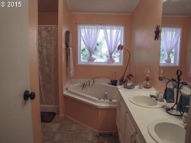 59920 Cheyenne Road Bend, OR 97702 - Photo 8 of 16