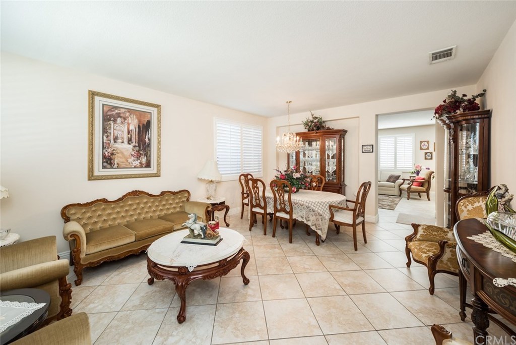 43 Declaration Place Irvine, CA 92602 - Photo 5 of 22