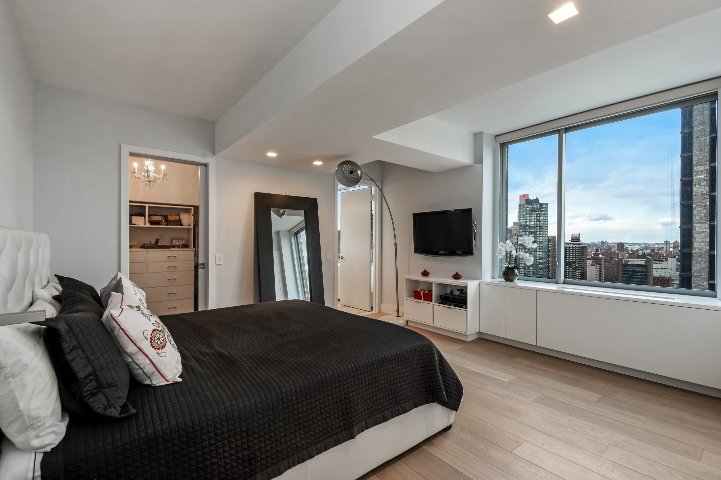 360 East 88th Street, Unit 28C Manhattan, NY 10128 - Photo 4 of 12