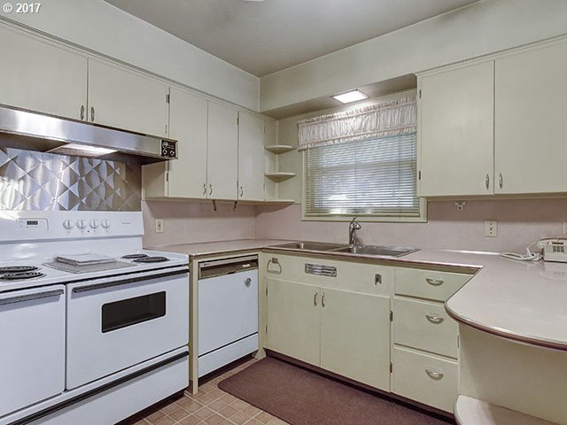 10145 Northwest Leahy Road Portland, OR 97229 - Photo 10 of 32 Gallery Image 10