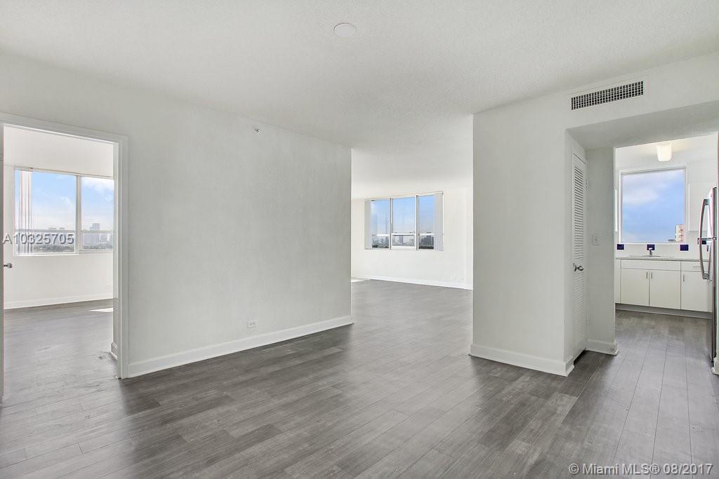 1500 Bay Road, Unit N1419 Miami Beach, FL 33139 - Photo 17 of 35