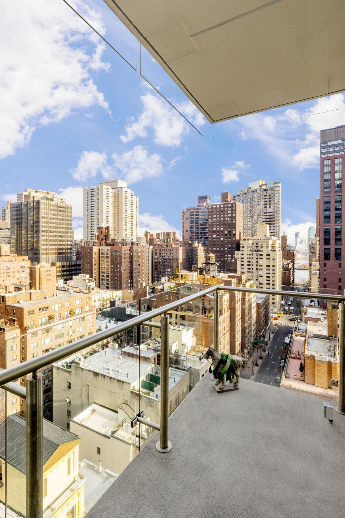 310 East 53rd Street, Unit 17A Manhattan, NY 10022 - Photo 7 of 19