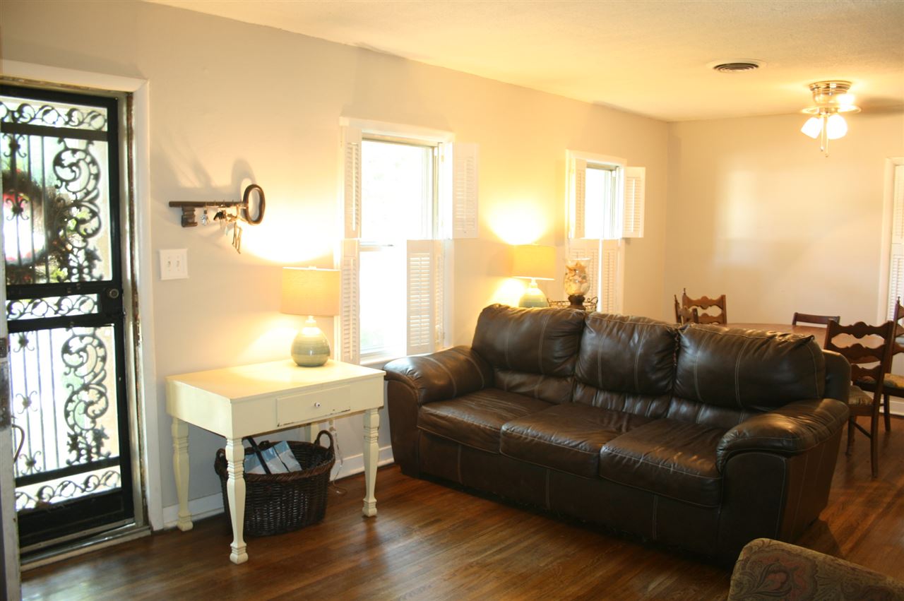 4855 Amboy Road Memphis, TN 38117 - Photo 14 of 25 This home is great, now let's step into the kitchen.