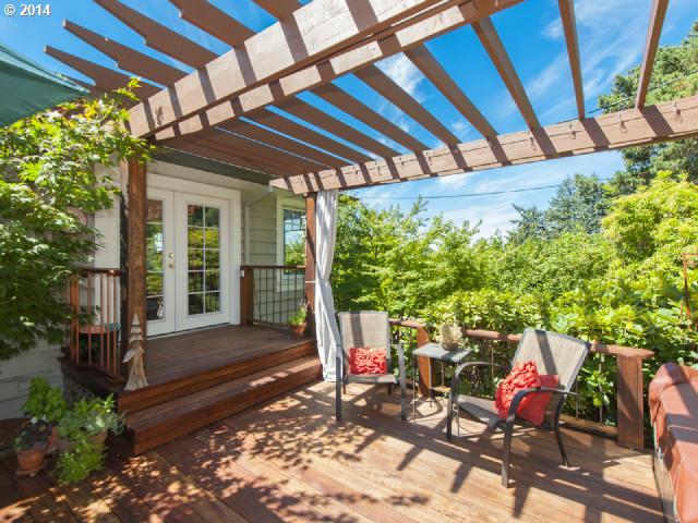 3345 Southwest Hamilton Court Portland, OR 97239 - Photo 13 of 16