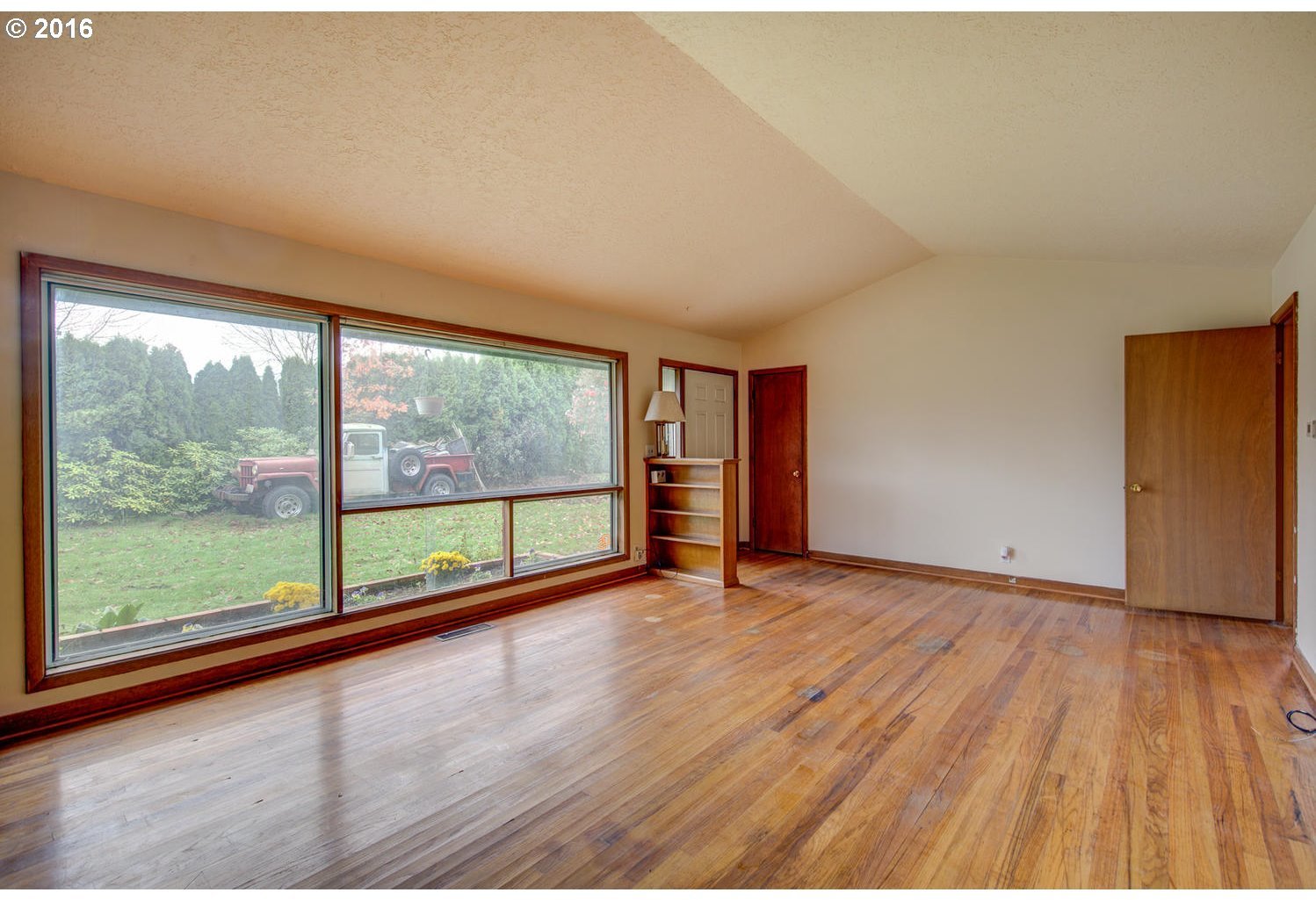 8075 Southwest Scholls Ferry Road Beaverton, OR 97008 - Photo 5 of 31 Gallery Image 5