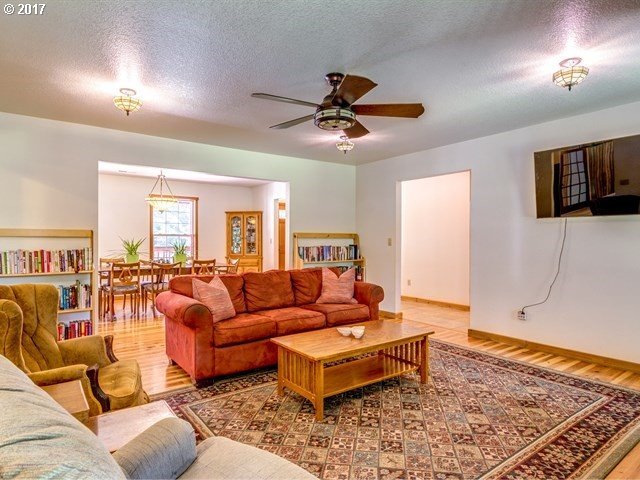 161 Stevens Road Washougal, WA 98671 - Photo 3 of 30 Gallery Image 3