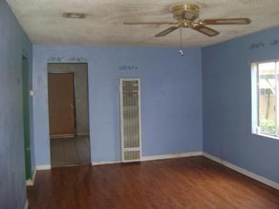 606 Sharon Place Bakersfield, CA 93308 - Photo 3 of 10