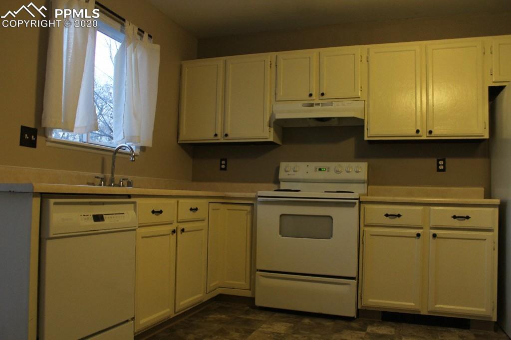 757 Alexander Road, Unit A Colorado Springs, CO 80909 - Photo 19 of 36