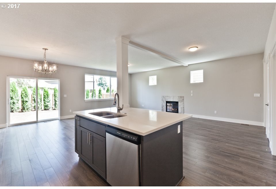20182 Southwest Kinnaman Road Beaverton, OR 97078 - Photo 4 of 28 Gallery Image 4