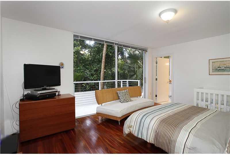 701 North Mashta Drive Key Biscayne, FL 33149 - Photo 12 of 19