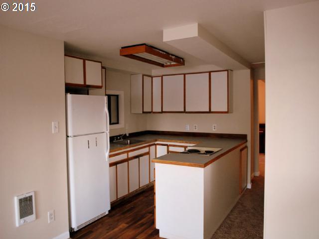 14990 Northwest Mill Road, Unit C Portland, OR 97231 - Photo 5 of 16
