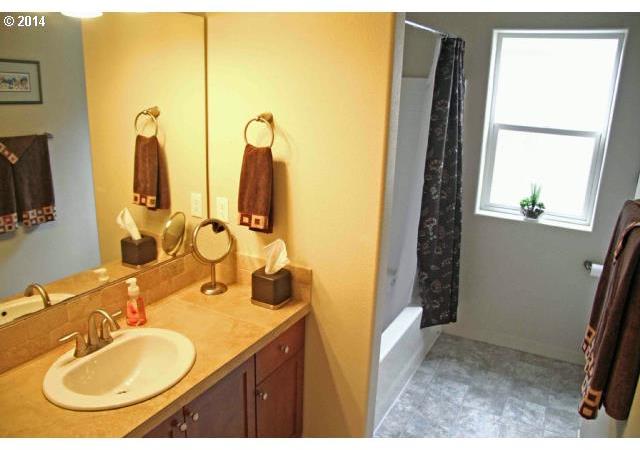 220 Northwest 117th Loop Portland, OR 97229 - Photo 13 of 16 Gallery Image 13