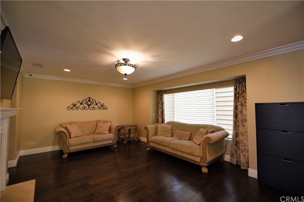 4167 North Greenbrier Road, Long Beach, CA 90808 Compass