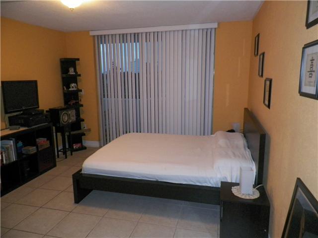 7440 Harding Avenue, Unit 405 Miami Beach, FL 33141 - Photo 11 of 16