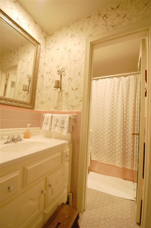 254 Greenway Road Memphis, TN 38117 - Photo 18 of 25 Gallery Image 18