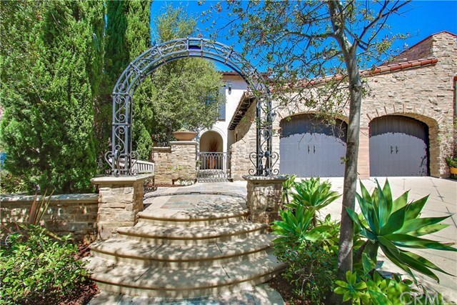 29 Summer House Irvine, CA 92603 - Photo 1 of 38