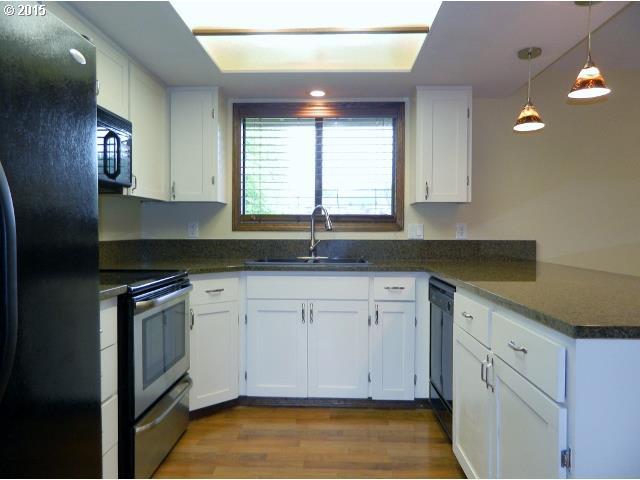 261 Silver Loop Silverton, OR 97381 - Photo 7 of 15 Gallery Image 7