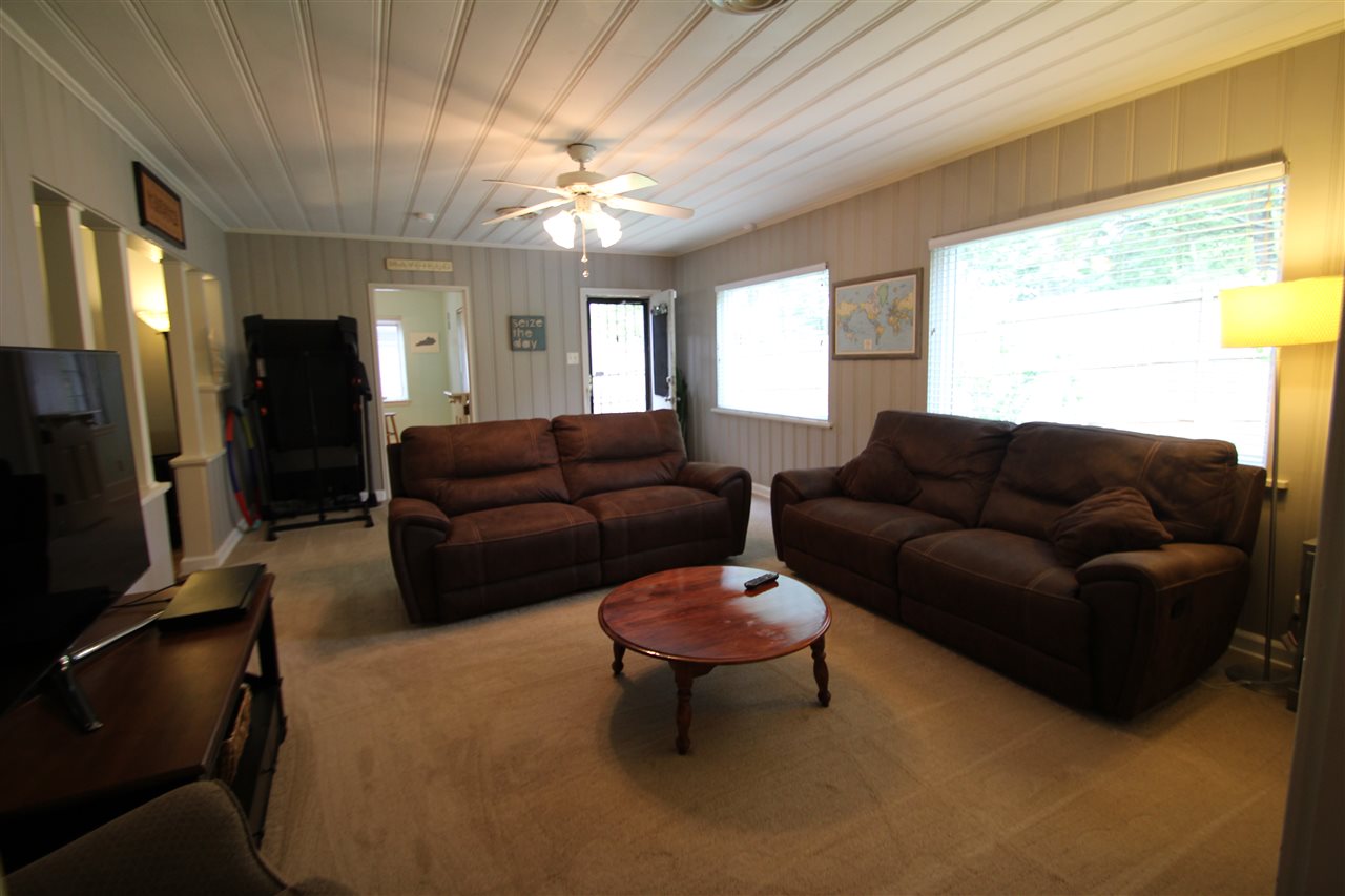 3863 Minden Road Memphis, TN 38111 - Photo 16 of 18 Large den with lots of windows