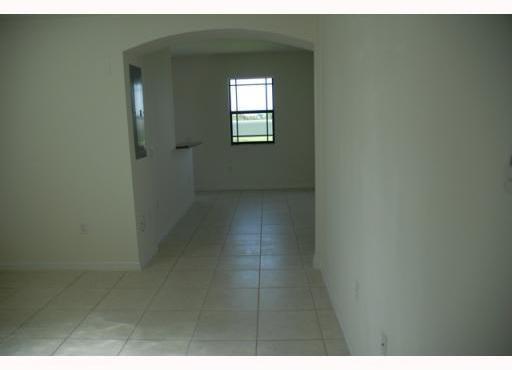 3585 Northeast 5th Street, Unit 101 Homestead, FL 33033 - Photo 4 of 15