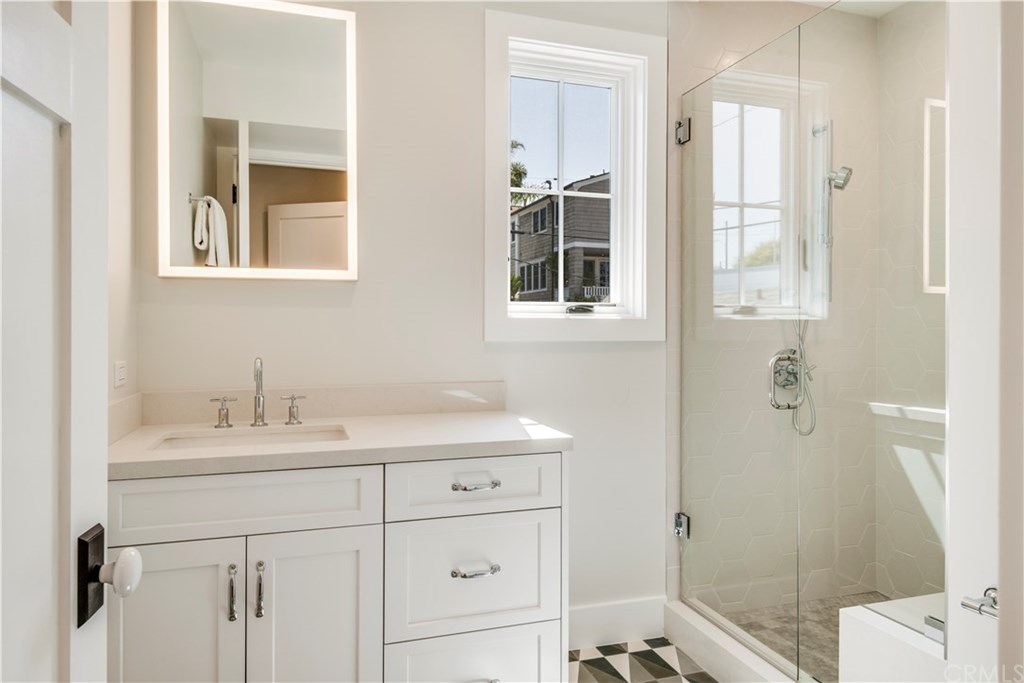 424 1st Street Manhattan Beach, CA 90266 - Photo 31 of 38