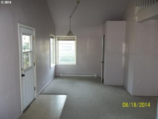 119 Southeast 17th Street Pendleton, OR 97801 - Photo 11 of 16