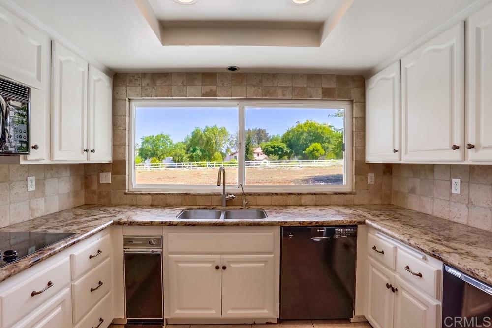 15418 Round Tree Road Valley Center, CA 92082 - Photo 12 of 25