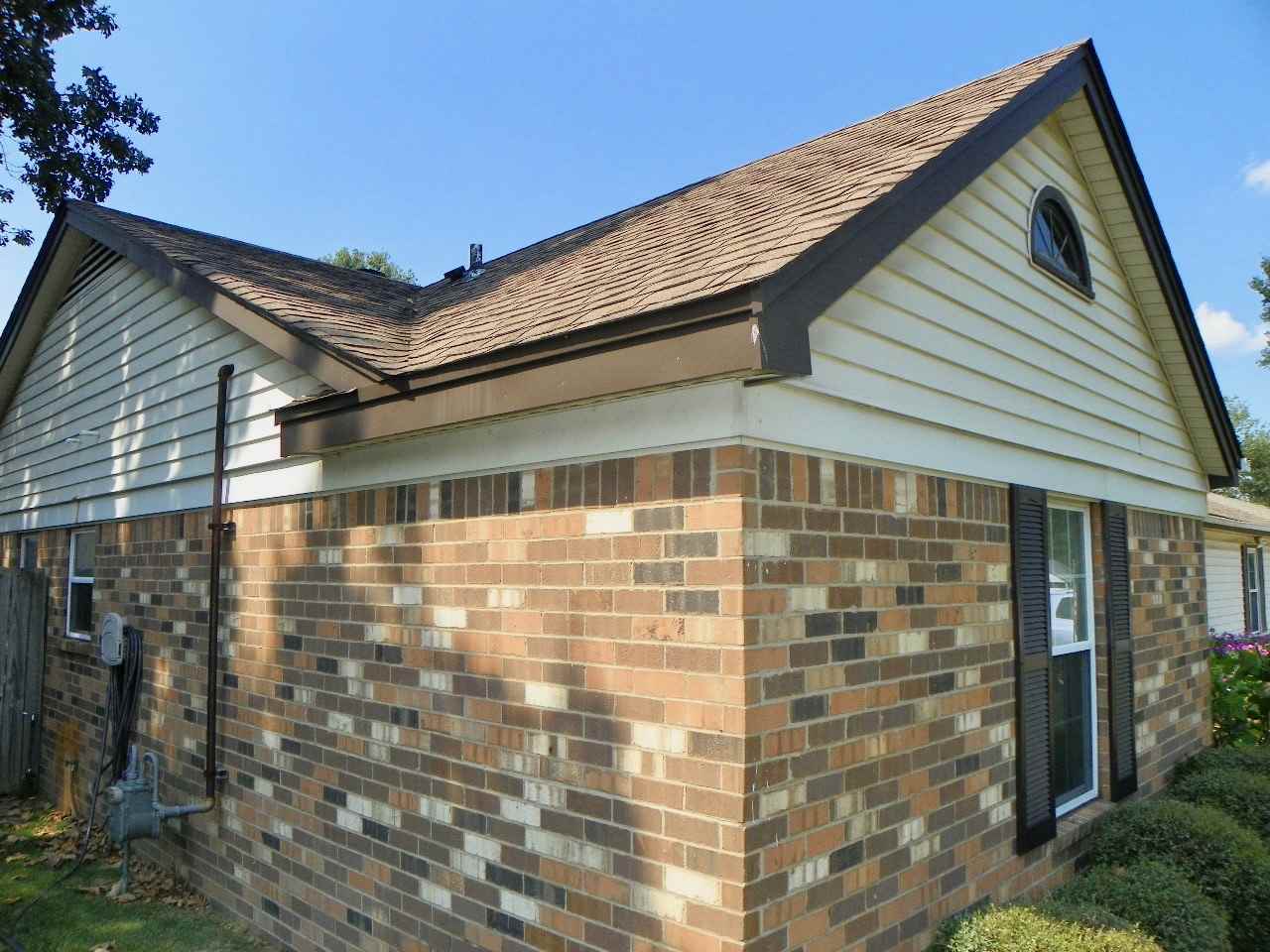 3243 Altruria Road Bartlett, TN 38134 - Photo 22 of 25 Brick with vinyl siding. Vinyl clad thermopane windows by Window World.