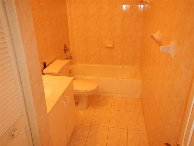 4500 Southwest 154th Place Miami, FL 33185 - Photo 9 of 16