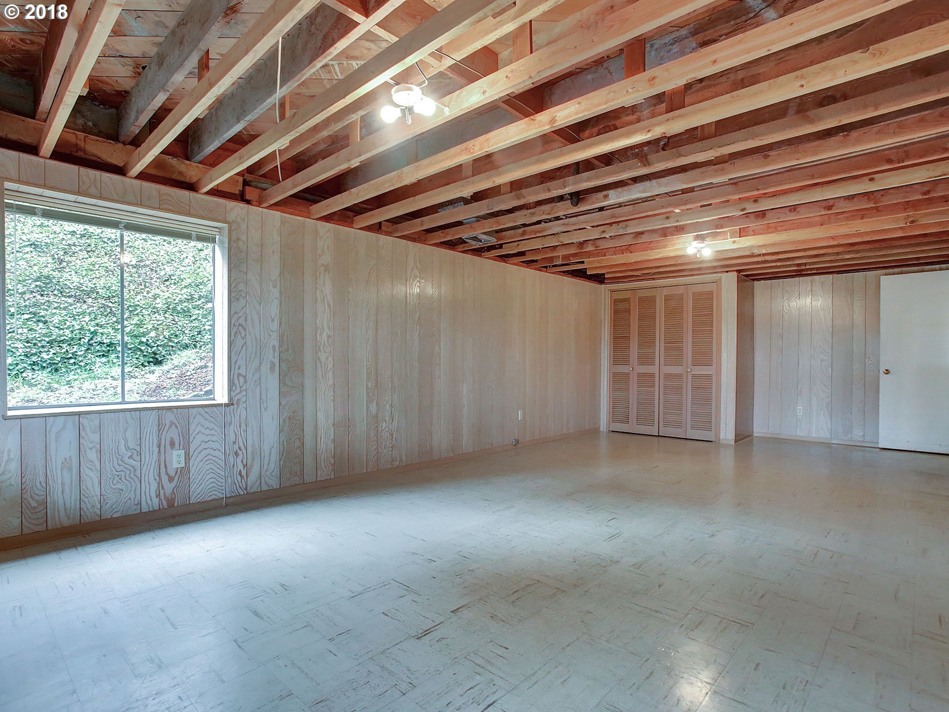 4821 Southwest 18th Place Portland, OR 97239 - Photo 2 of 31 Gallery Image 2