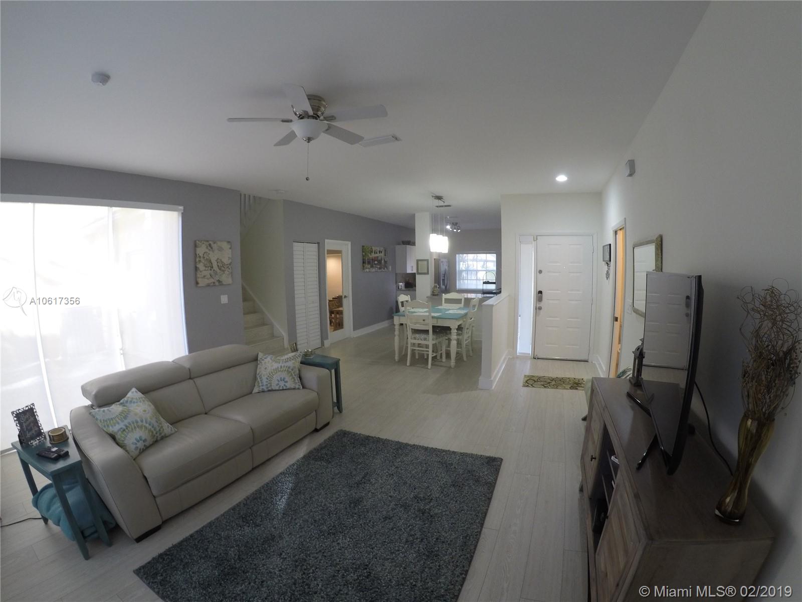 811 Southwest 178th Way Pembroke Pines, FL 33029 - Photo 3 of 51