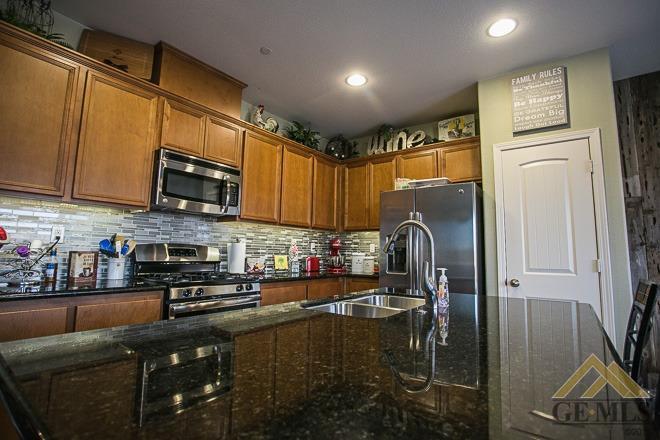 6016 Turquoise Ridge Drive Bakersfield, CA 93313 - Photo 14 of 40 Gallery Image 14